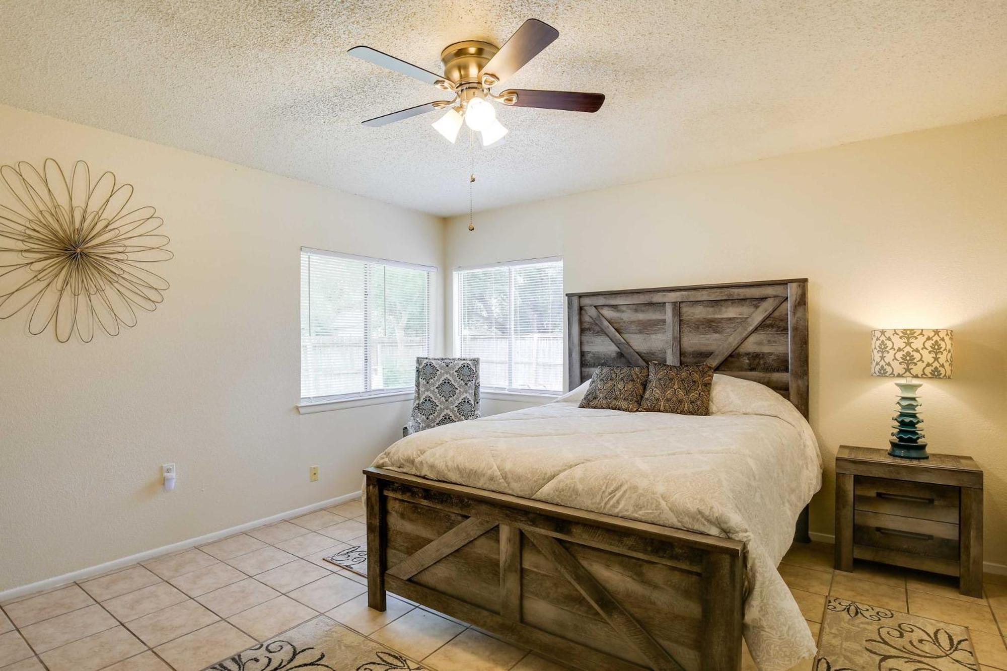 Sunny San Antonio Home With Backyard And Patio! Екстер'єр фото
